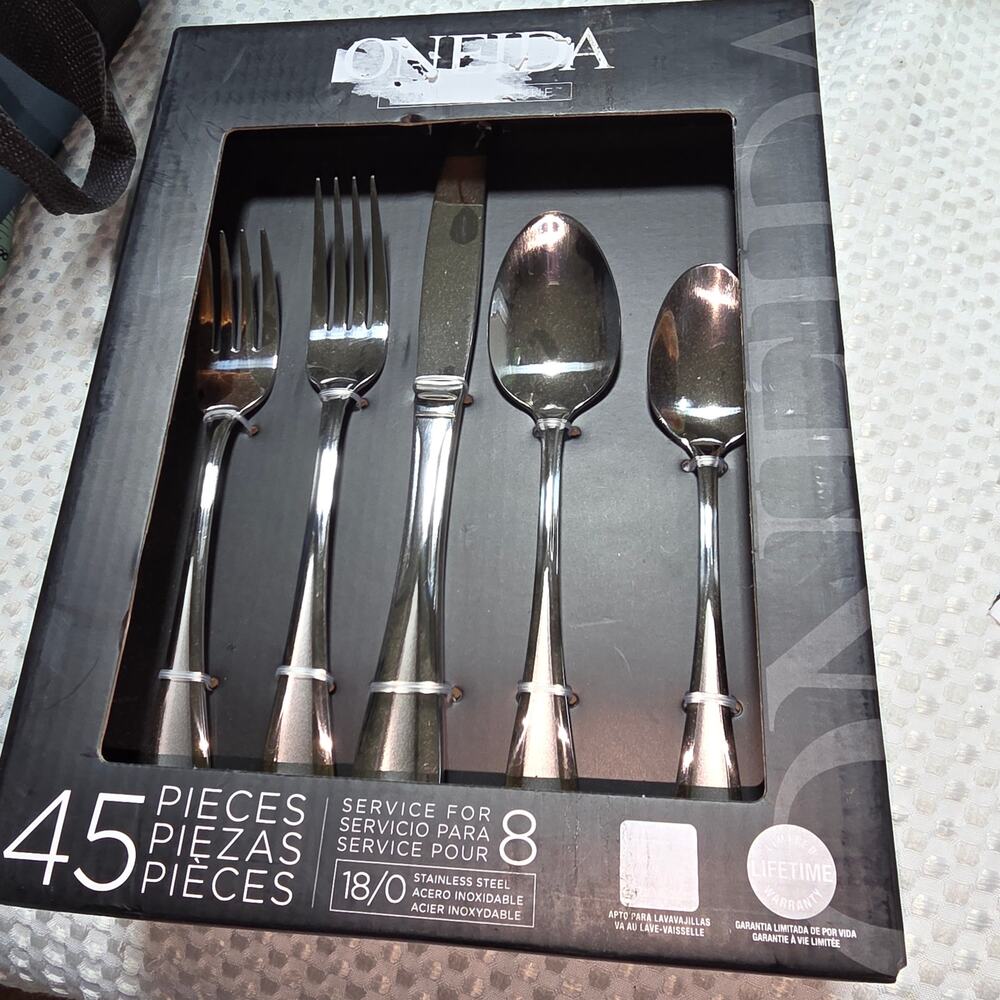 ONEIDA 45 PC SATIN SAND DUNE STAINLESS FLATWARE SET SERVICE FOR 8